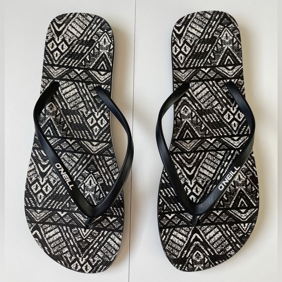 O'Neill Black and White Women's Flip Flops size 10 - Picture 3 of 6